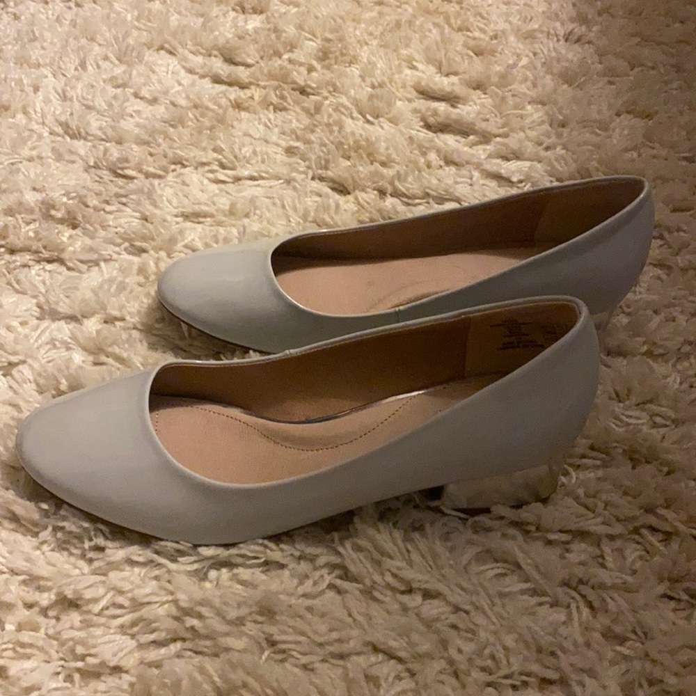 Lands’ End White Shoes 10